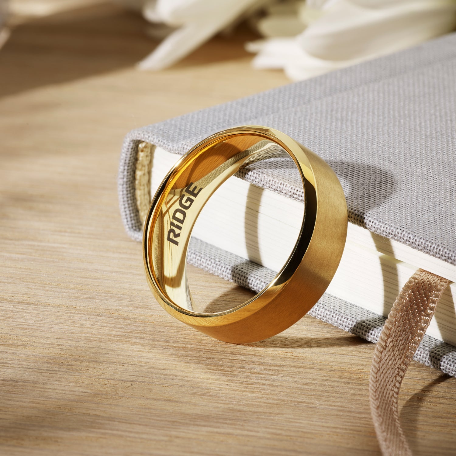 Ridge 8mm Beveled Ring Set - 24K Gold | Tantalum