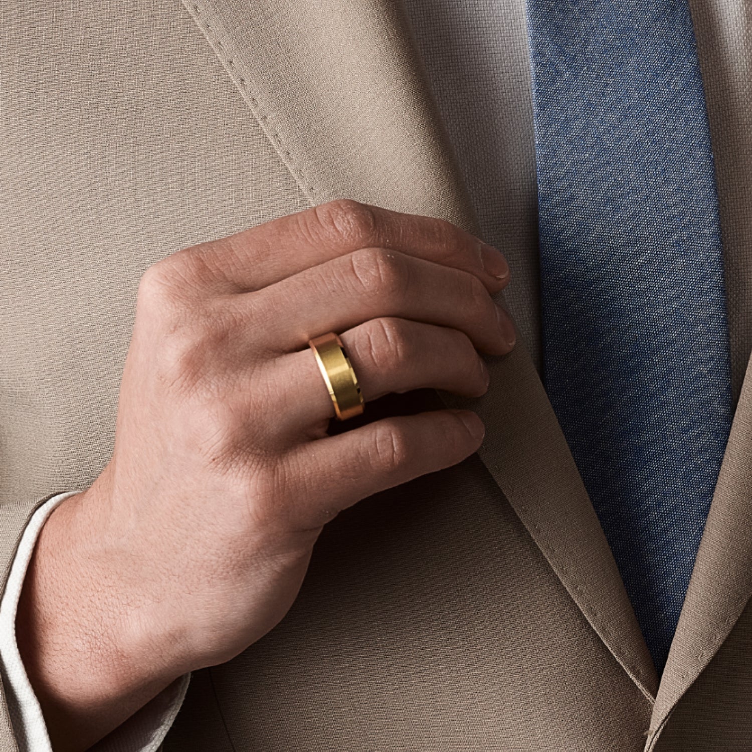 Ridge 8mm Beveled Ring Set - 24K Gold | Tantalum